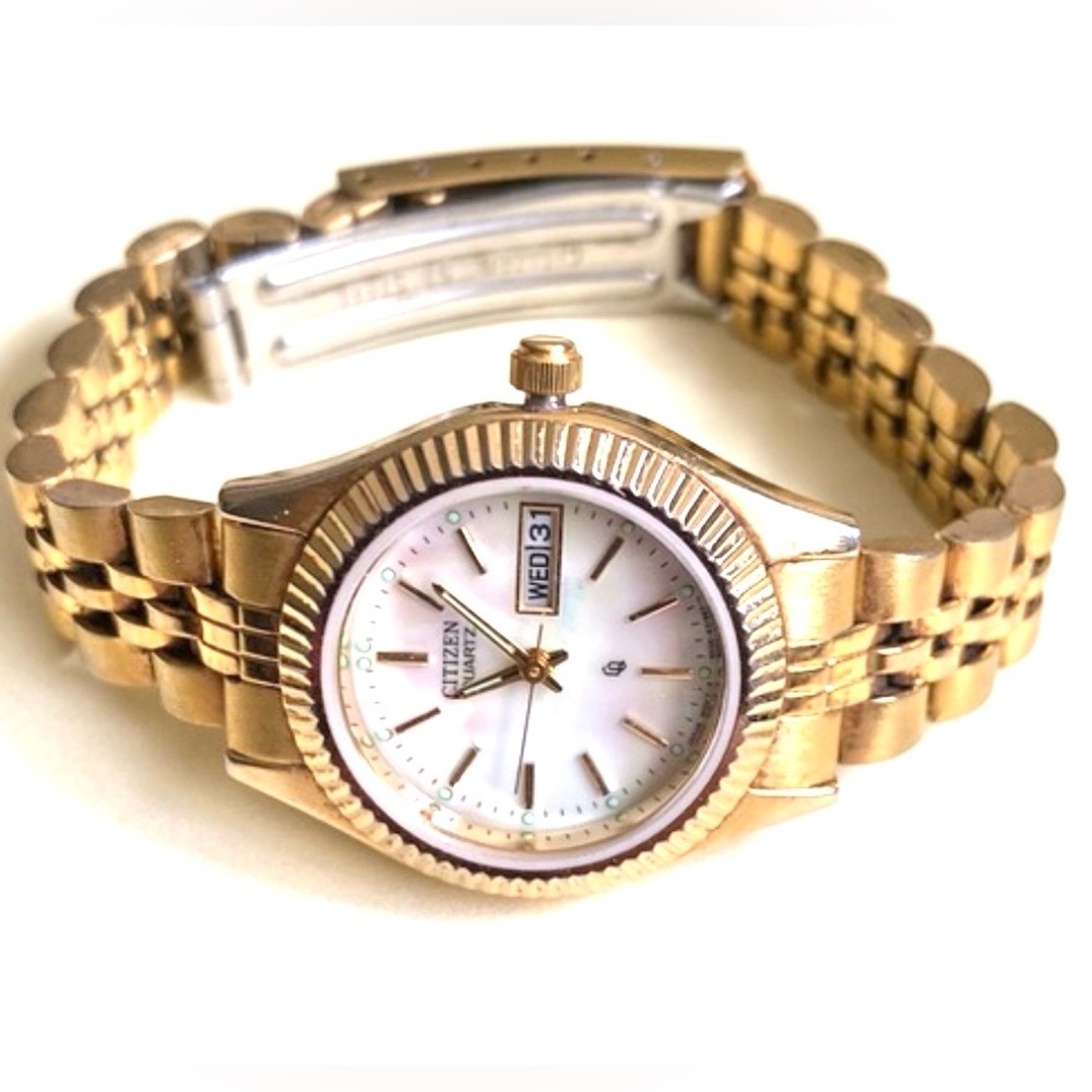 Citizen Women's Gold Tone Bracelet Watch with White Dial